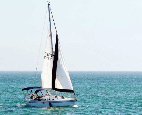 Capitana Large Keelboat sailing training